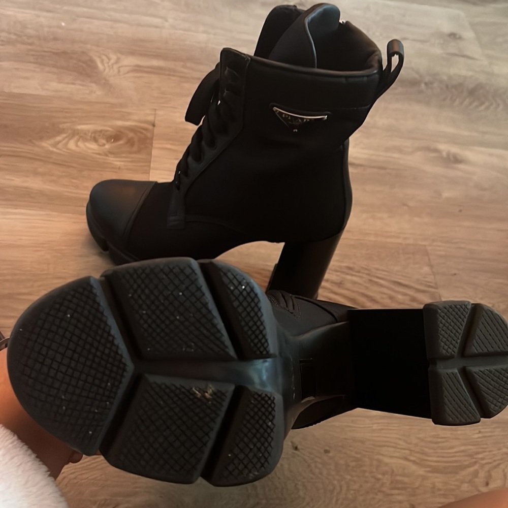 Prada Heel Boot size 38 Only worn once. - Picture 2 of 3